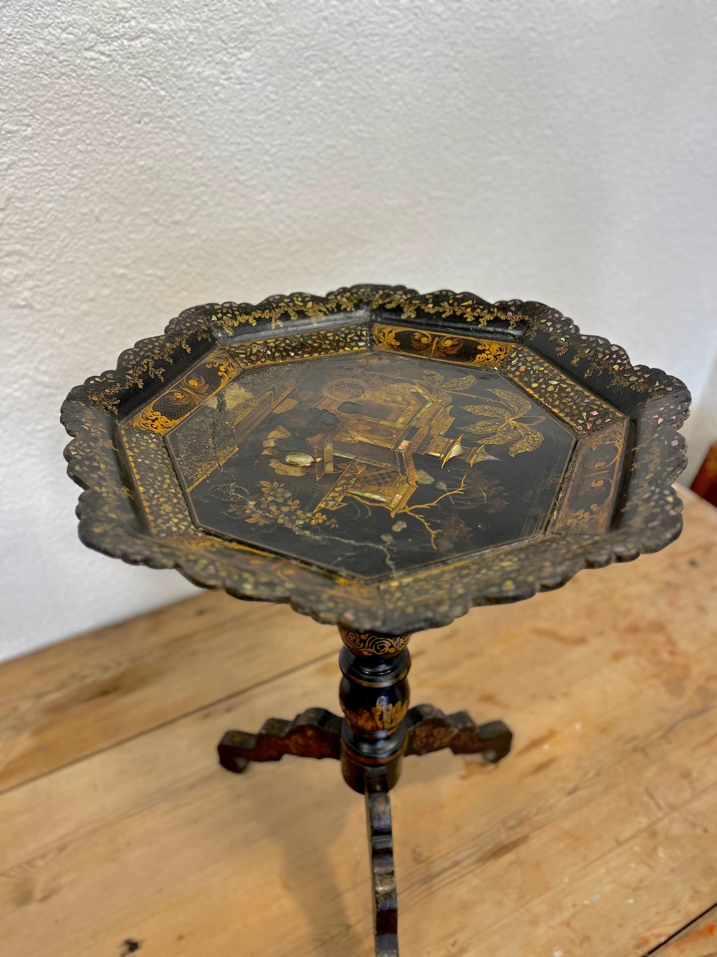 Mesa chinesca tiltop años 1850