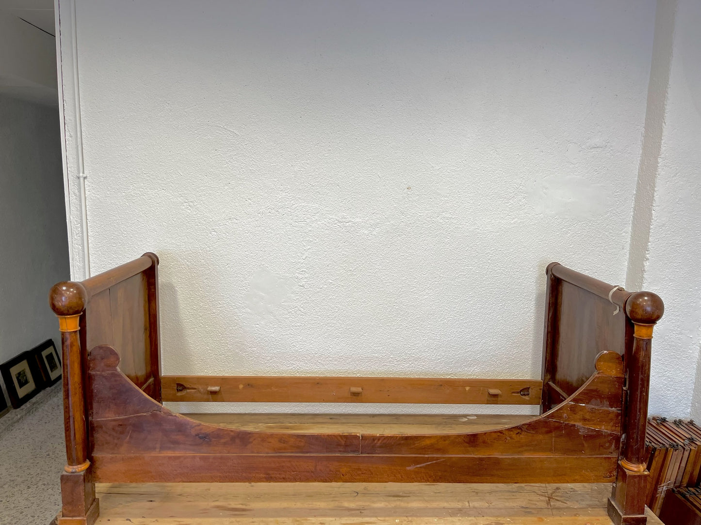 Antigua cama de barco estilo Fernandino años 1820 "Precio a convenir"