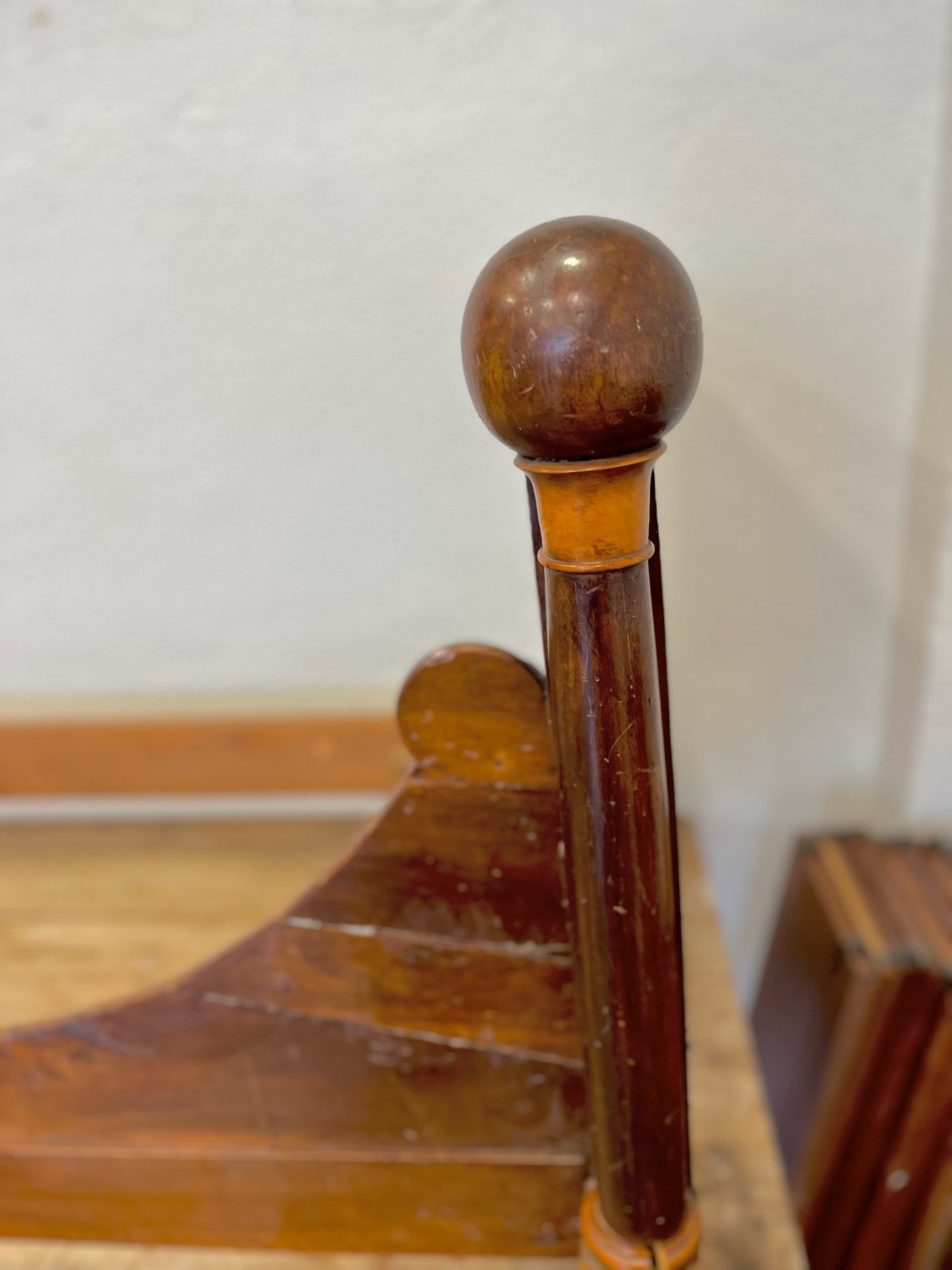 Antigua cama de barco estilo Fernandino años 1820 "Precio a convenir"