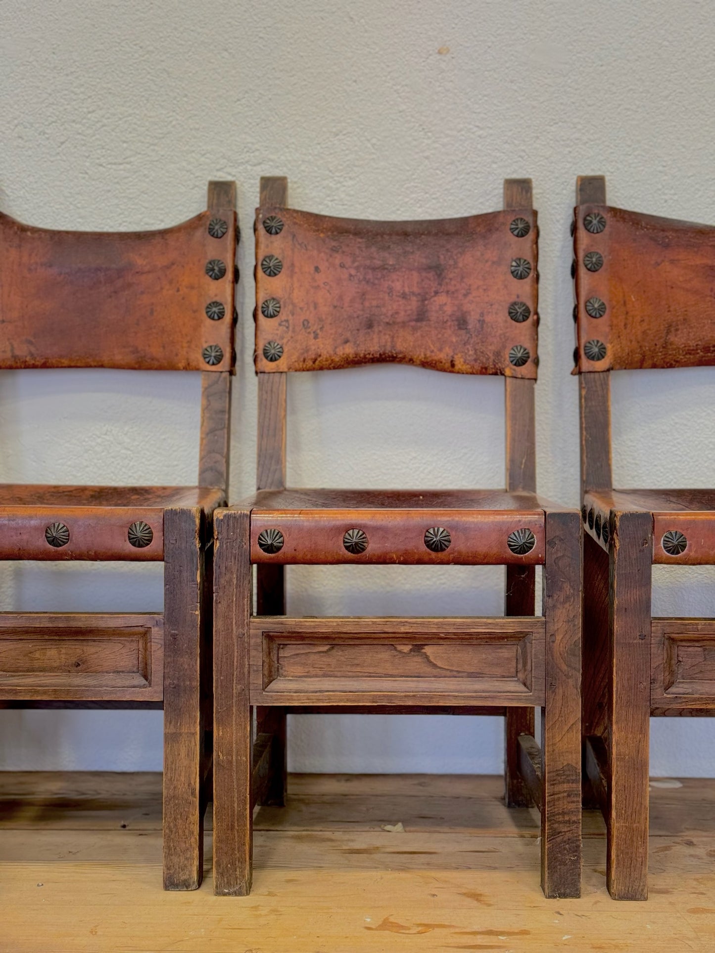 Conjunto de sillas y taburete ArtEspaña año 1960